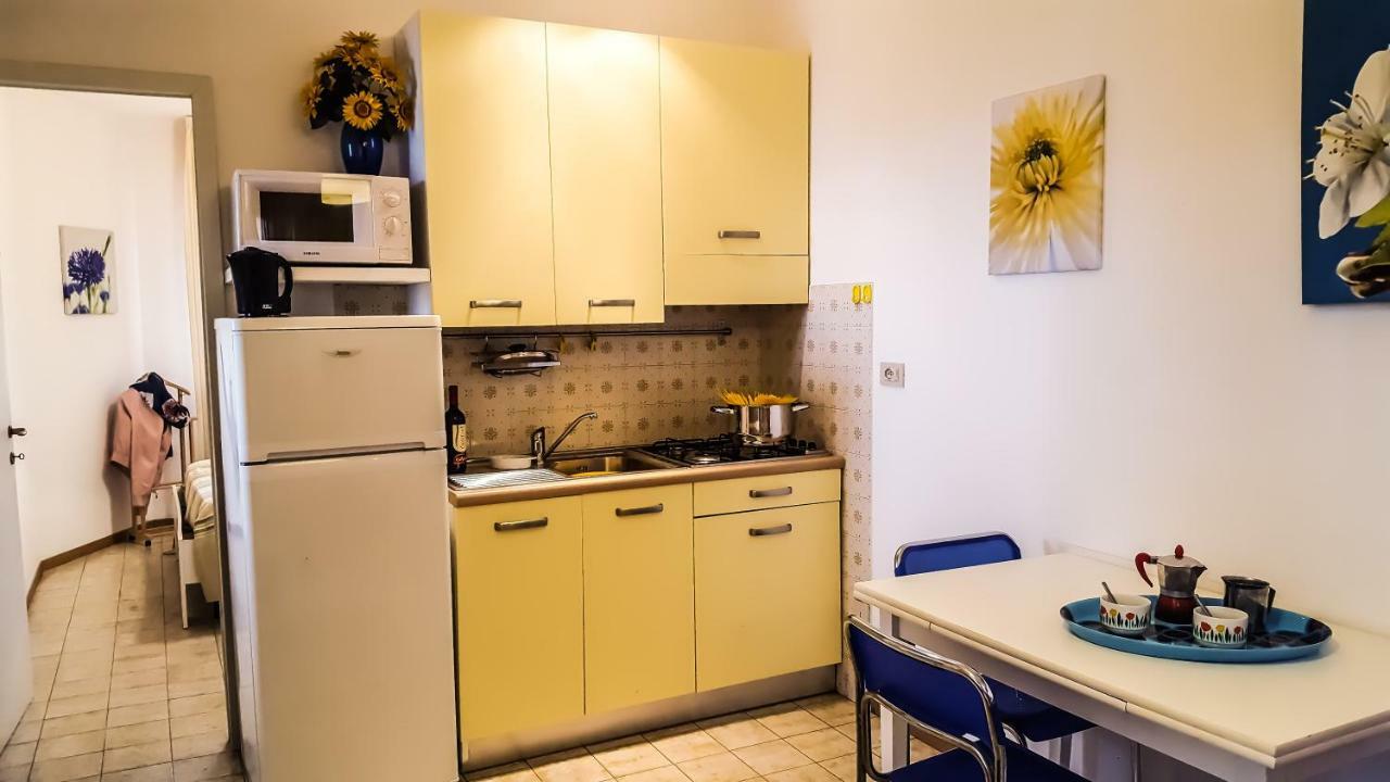 Condominio Moschettieri Bibione Exteriör bild