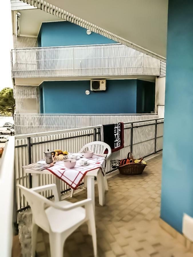 Condominio Moschettieri Bibione Exteriör bild